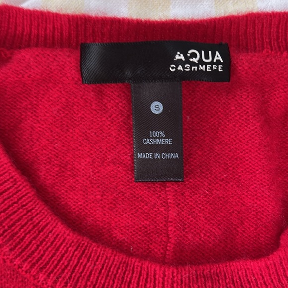 Aqua Cashmere Sweater 🧶 - Picture 2 of 3